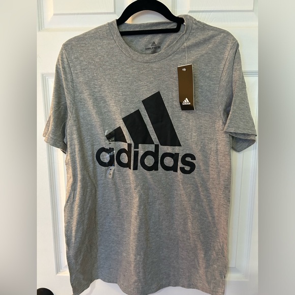 adidas Other - NWT adidas men’s Basic BOS short sleeve tee shirt gray and black. Size M